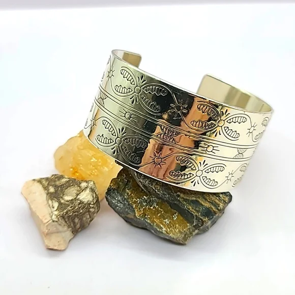 Brighton "SOUTHWEST DREAMS" Retired Wide Cuff with Etched Tribal Motifs! Rare! - Picture 2 of 14